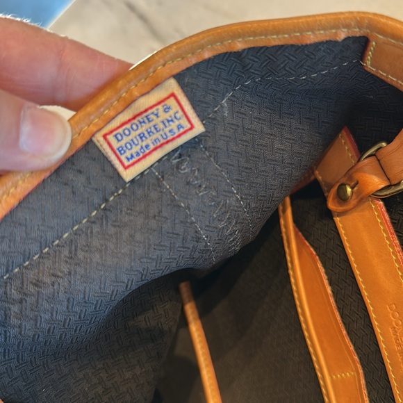 Dooney & Bourke Vintage Retired Cabriolet Bag - Picture 15 of 16